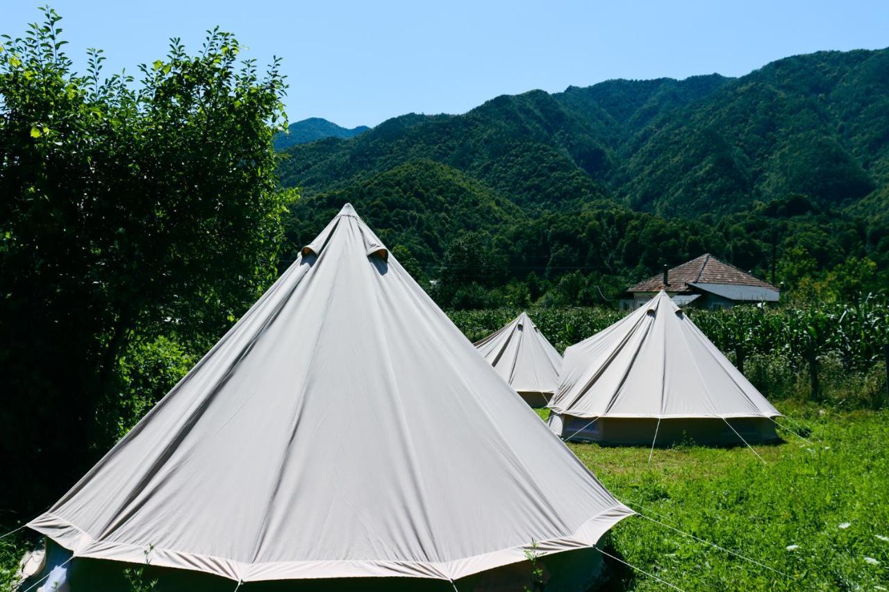 Luna Rock Glamping Brezoi - Blue Scai 호텔 외부 사진